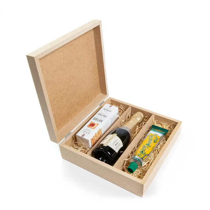 Kit mini espumante com bisnaga queijo e torradas para final do ano - 1859236