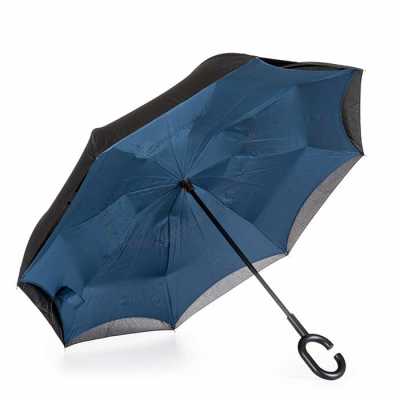 Guarda chuva invertido na cor azul e preta