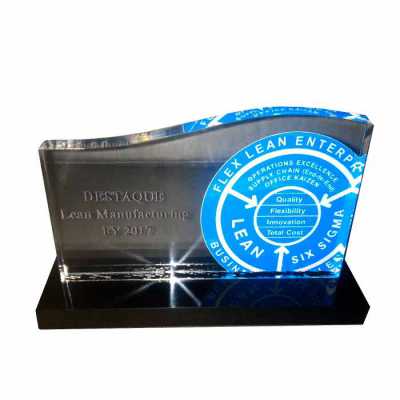 Troféu acrílico personalizado com logo