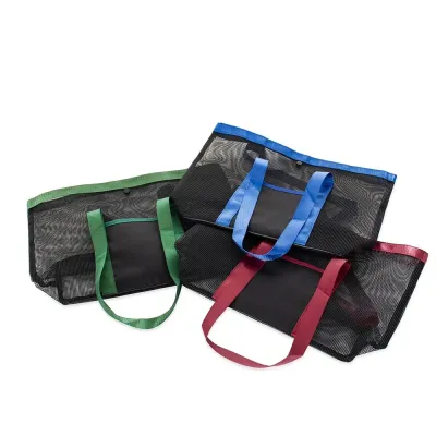 Bolsa confeccionada em tela de PVC com botão 