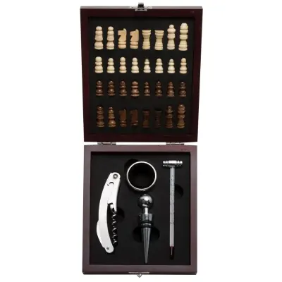 Kit vinho formato xadrez, material em MDF vinho com desenho de tabuleiro superior.