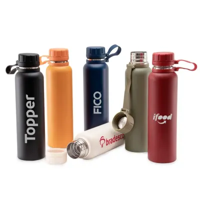 Garrafa térmica com infusor de bebidas,