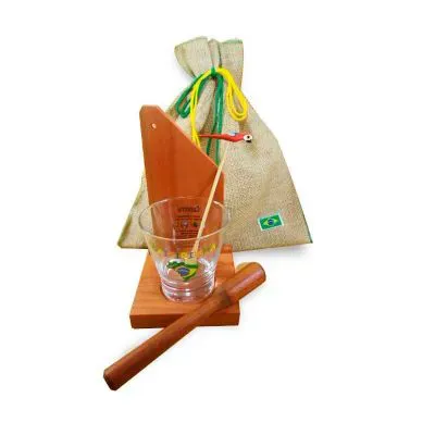 Kit caipirinha com mexedor de bambu com arara pintada a mão e acessórios