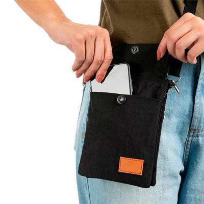 Mini bolsa transversal de nylon - como usar - 1489721