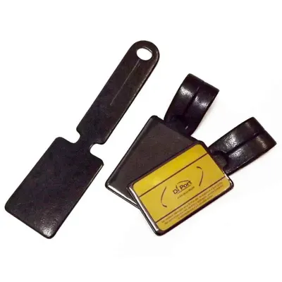Identificador de bagagem personalizado em couro sintético e personalização em baixo relevo.