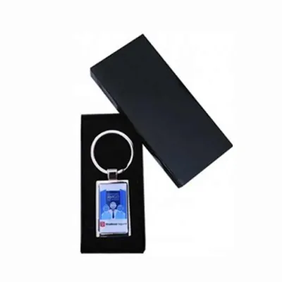 Chaveiro metálico com argola retangular