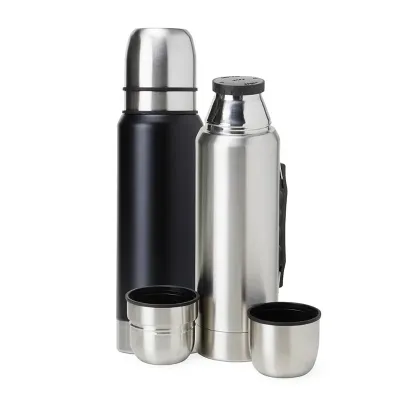 Garrafa térmica de inox com parede dupla e tampa dupla,