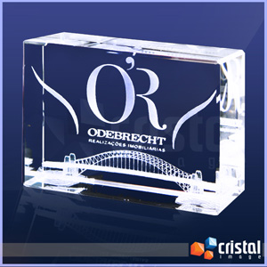 Placa personalizada em cristal óptico com gravação 3D ou 2D