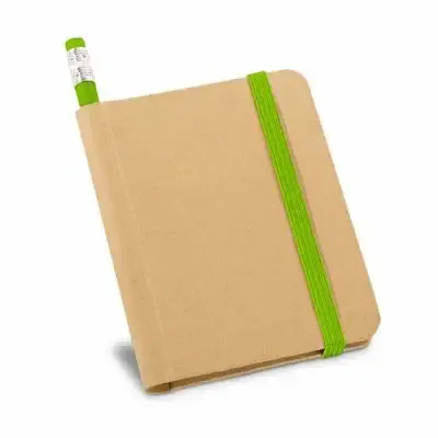 Caderno com lápis e elástico verde