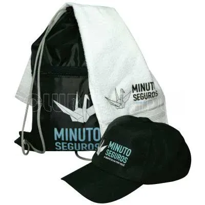 Kit fitness com mochila saco, toalha e boné personalizados