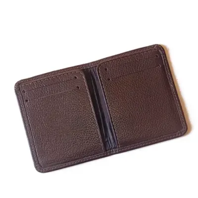 Carteira Slim de couro marrom