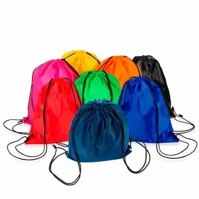 Mochila saco em nylon disponível em várias cores