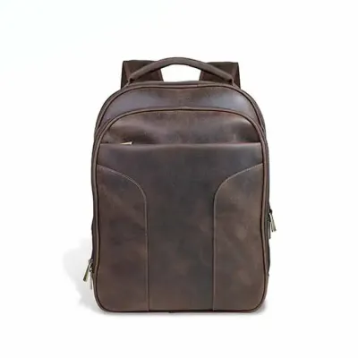 Mochila de couro com bolso principal com porta notebook e fechamento em ziper - 819068