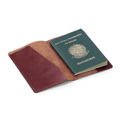 Porta passaporte de couro Dimensões: 15 x 9,5 cm