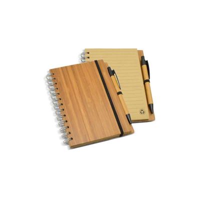 Bloco de anotações personalizado com capa e caneta de bambu.