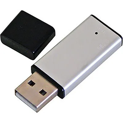Pen drive com corpo plástico prata com detalhes em preto