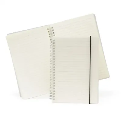 Caderno A5 com capa plástica e elástico para lacre