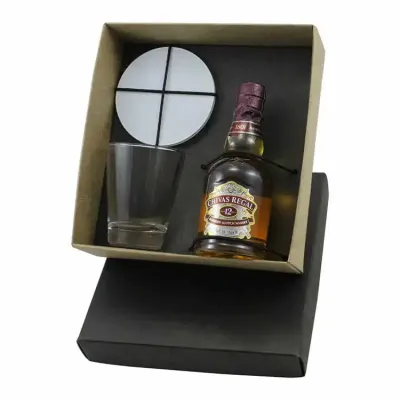 Kit whisky Chivas Regal com copo e porta-copo de vidro