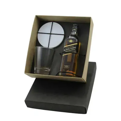 Kit whisky Johnnie Walker 200ml com copo e porta-copo