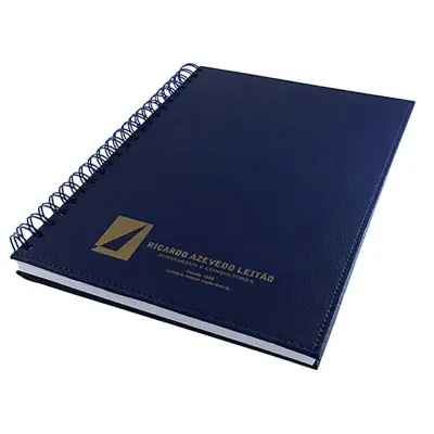 caderno com capa em couro