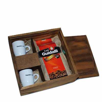 Kit café em caixa de madeira personalizado 
