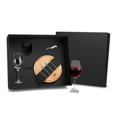 Kit vinho e queijo em caixa