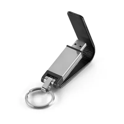 Pen drive é feito em sintético com capacidade de até 16GB