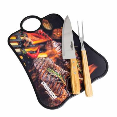 Kit churrasco personalizado com 3 peças com faca, garfo e tábua