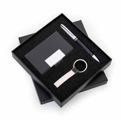 Kit executivo 3 peças em estojo de papelão com tampa e parte interna revestida de espuma. Contém:...