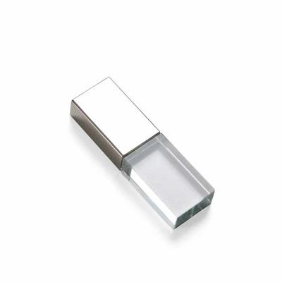 Pen drive 4GB de vidro com tampa plástica prata espelhada. Especificacoes Medidas gravação (LxA):...