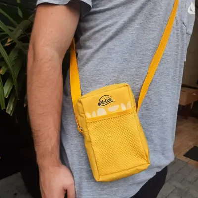Shoulder bag amarela - demonstração de uso - 1782559