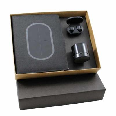 Kit Boas Vindas com caderneta com capa carregador por indução, fone de ouvido Bluetooth Air Dots, caixinha de som Bluetooth, gravação nas peças e tampa da caixa