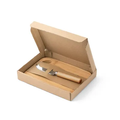 Conjunto com tábua de corte e pequena faca de queijo em bambu - 1785842
