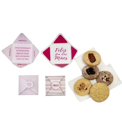 Biscoito com cobertura de nuts em caixinha envelope para o Dia das Mães ou qualquer outra data comemorativa - 1936210
