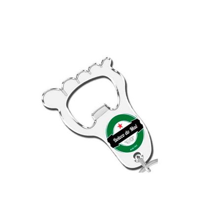 Abridor de garrafa personalizado em forma de pé. Personalizado com impressão da logo em etiqueta resinada.