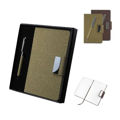 Conjunto de escritório contendo um caderno no formato A5 e Caneta metálica