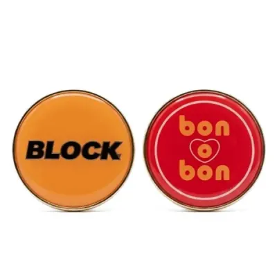 Pin de metal resinado personalizado com impressão UV