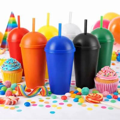 Copo com Tampa Bola e Canudo 450ml 1
