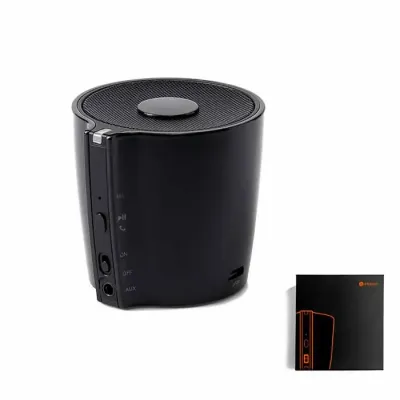 A BLARE é uma caixa de som com microfone de design moderno e discreto em ABS. A caixa é um objeto...