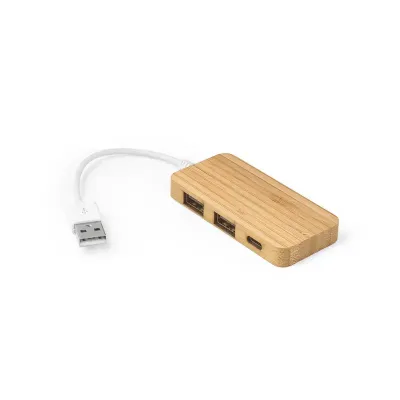 Hub em bambu com 2 portas USB-A e 1 porta USB-C