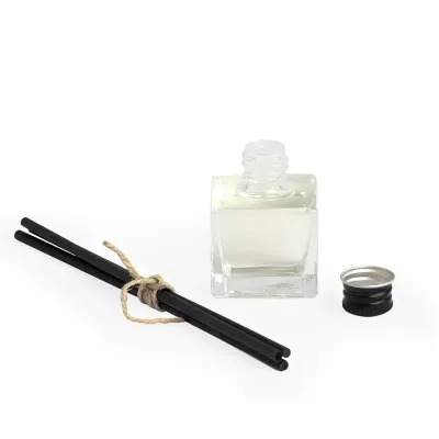 Difusor de aromas 30ml com essência de cedro verde