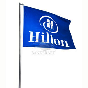 Bandeiras horizontais confeccionadas em tecido 100% poliéster.